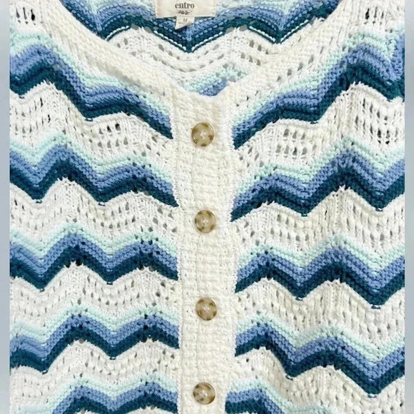 Entro Ivory and Cornflower Chevron Crochet Knit Bohemian Top Size M - Picture 4 of 10
